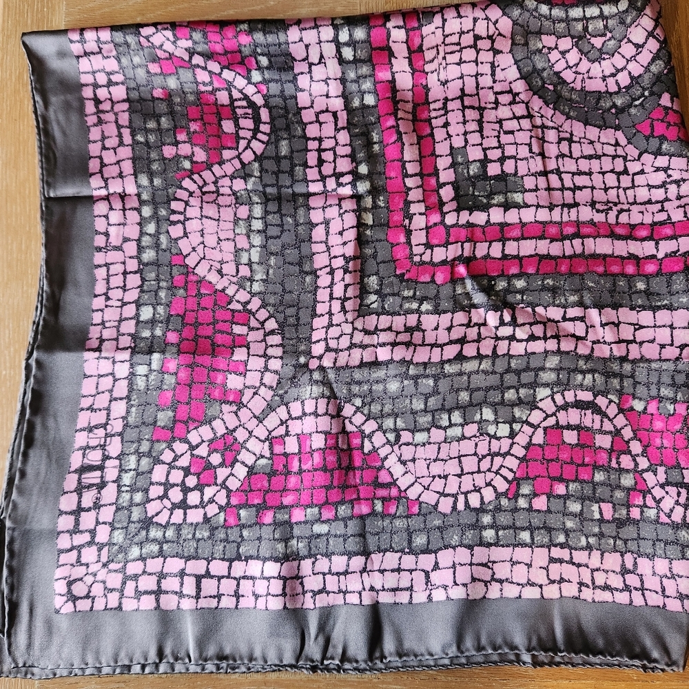 Croatian Made Traditional Tile Patterned Silk Scarf Limited Edition - Picture 7 of 10